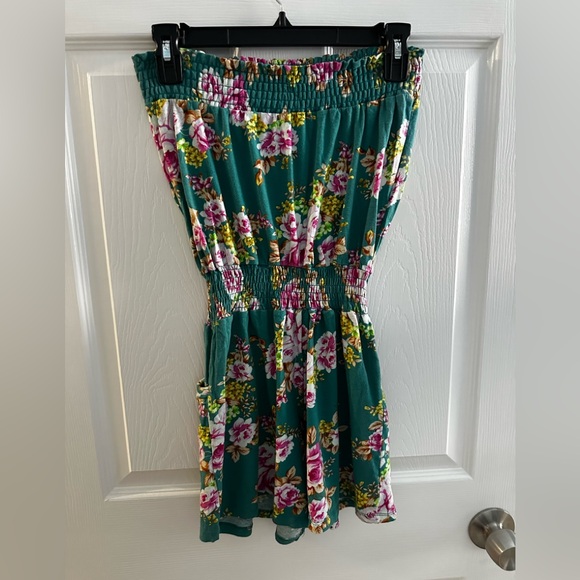 Blu strapless shorts romper size Large - Picture 2 of 4